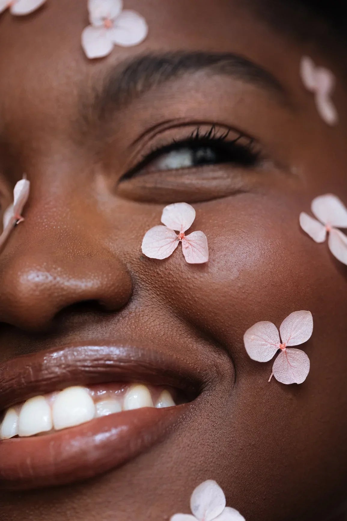 Beauty Tech: 5 Home Devices to Enhance Your Skin Care Routine