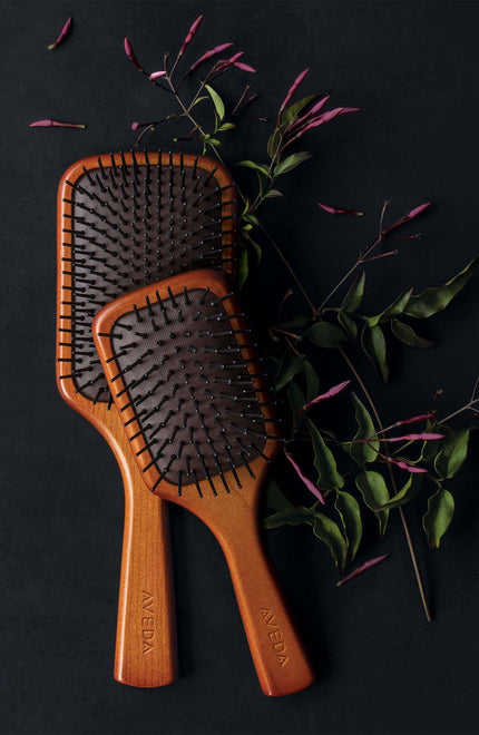 Mini brosse plate en bois