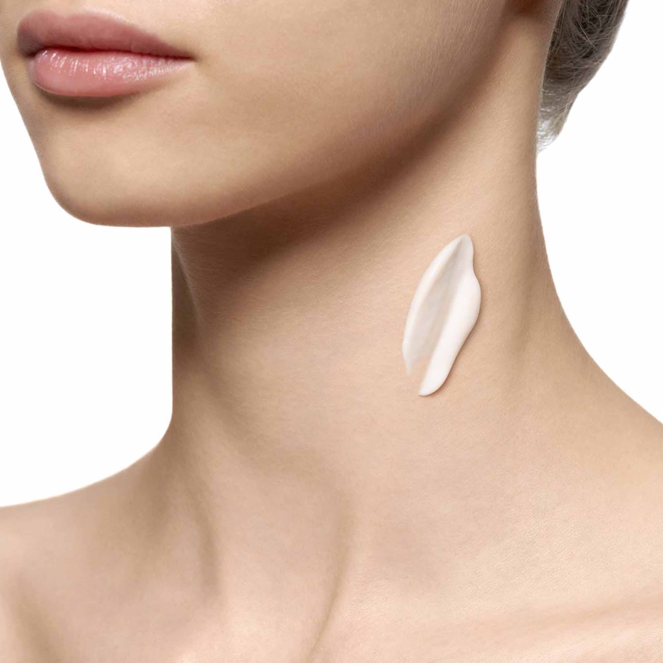 Extra-Firming Neck and Décolleté