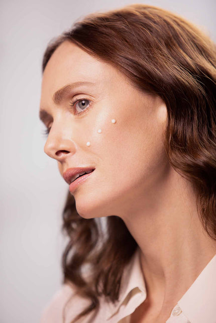 Sisleÿa L'Integral Anti-Age Radiance Anti-Dark Spot Serum