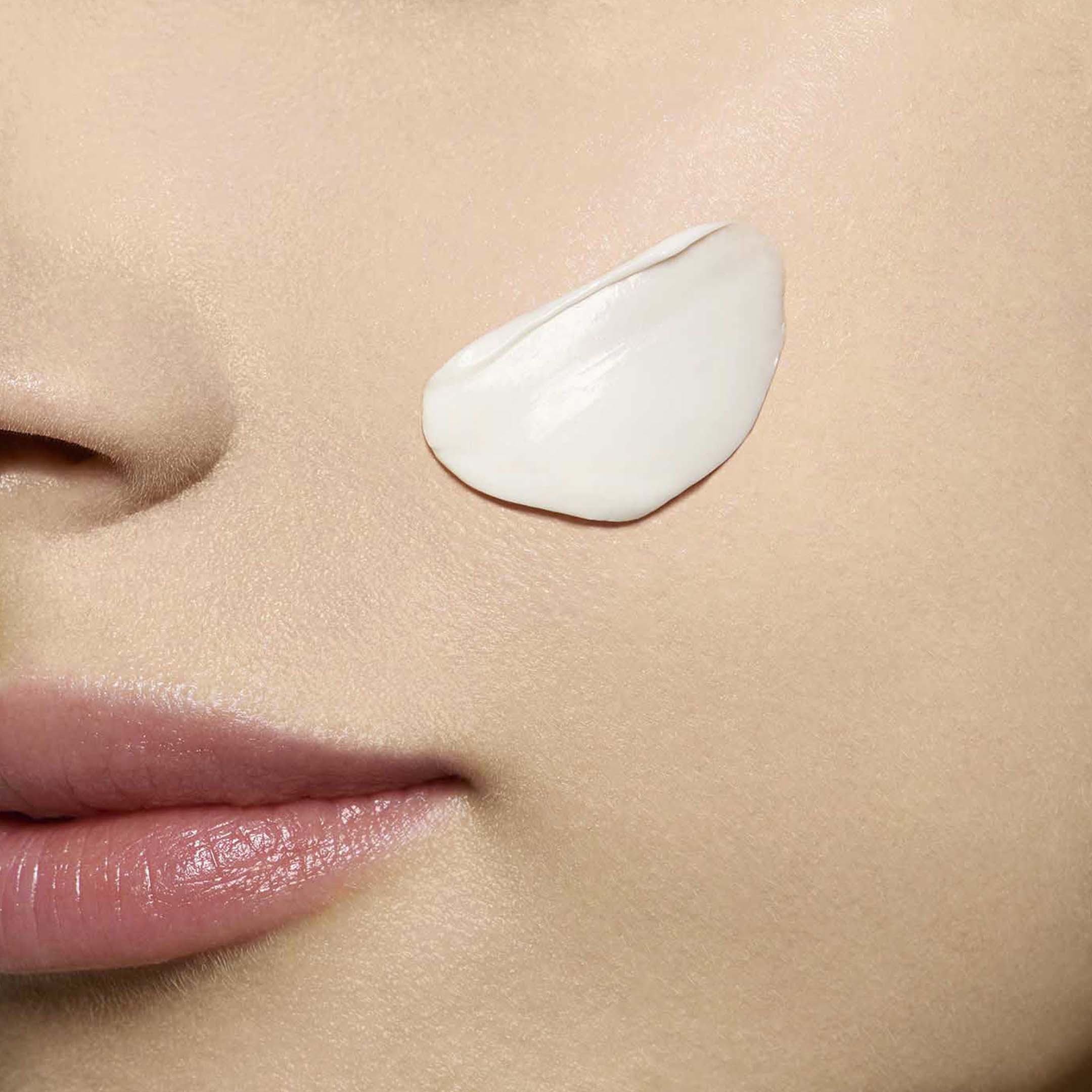 Super Restorative Day Anti Aging Face Cream SPF 20