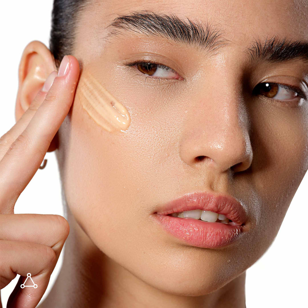 Soin Visage Quotidien Raffermissant Avec Peptides Et Antioxydants
