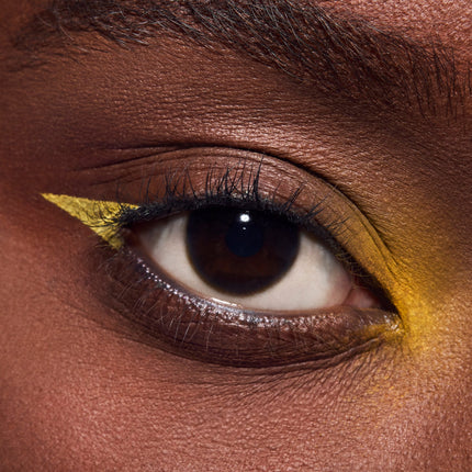 COLOUR EXCESS GEL EYE LINER B-A-N-A-N-A-S
