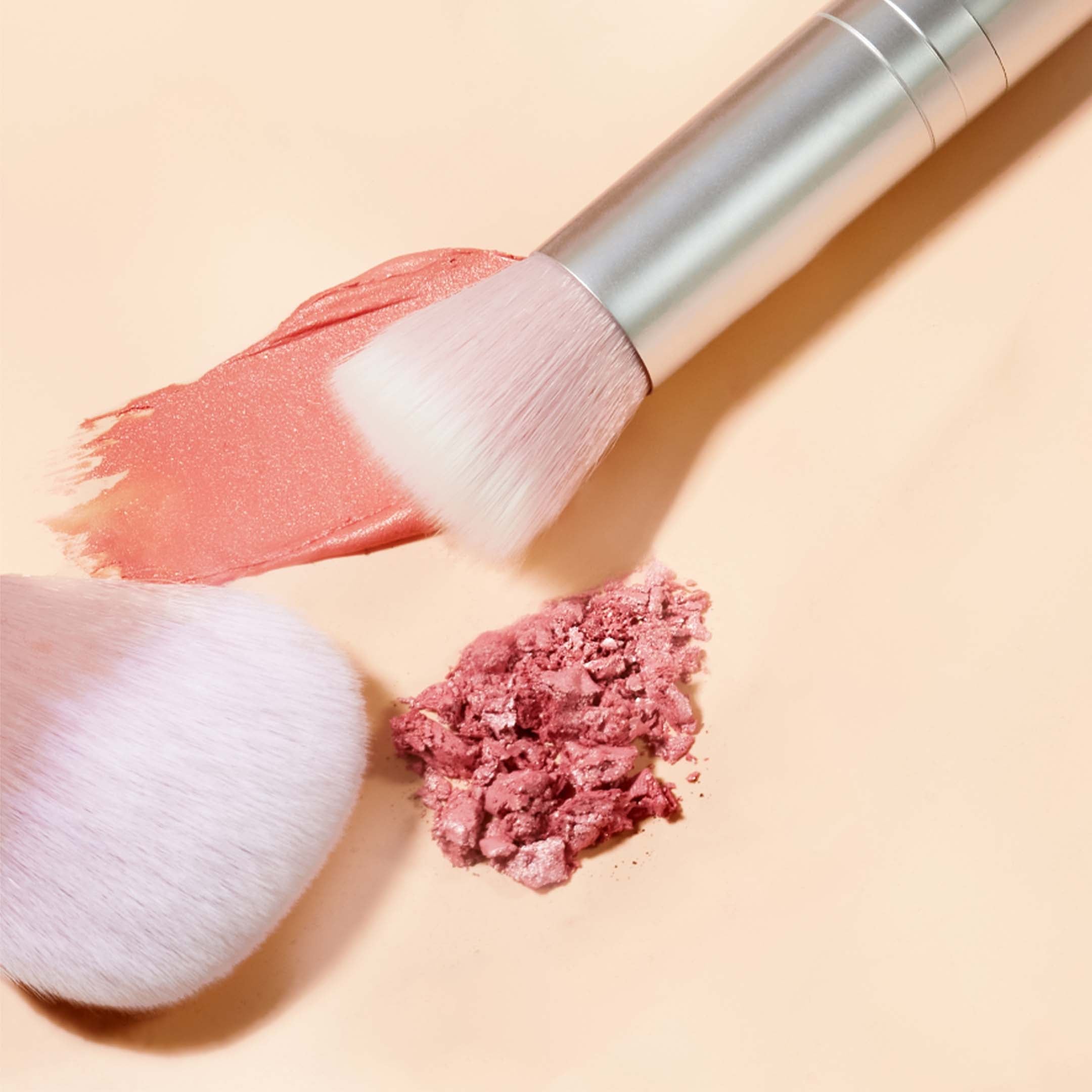 Skin2Skin Powder Blush Brush