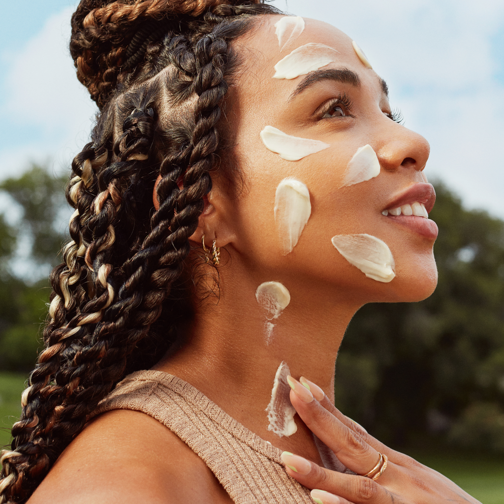 Crème Lissante Cou + Visage À La Grenade + Cellule Souche De Goji